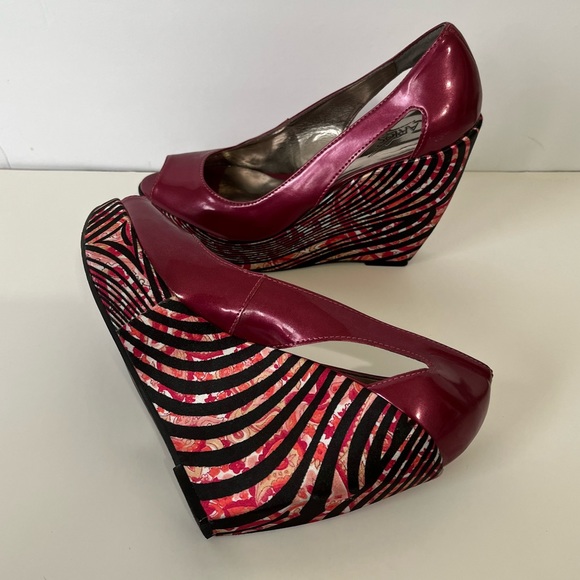 CARLOS SANTANA  | ATTRACTION | SIZE 7.5  | WEDGE HEEL | PEEP TOE - Picture 4 of 8